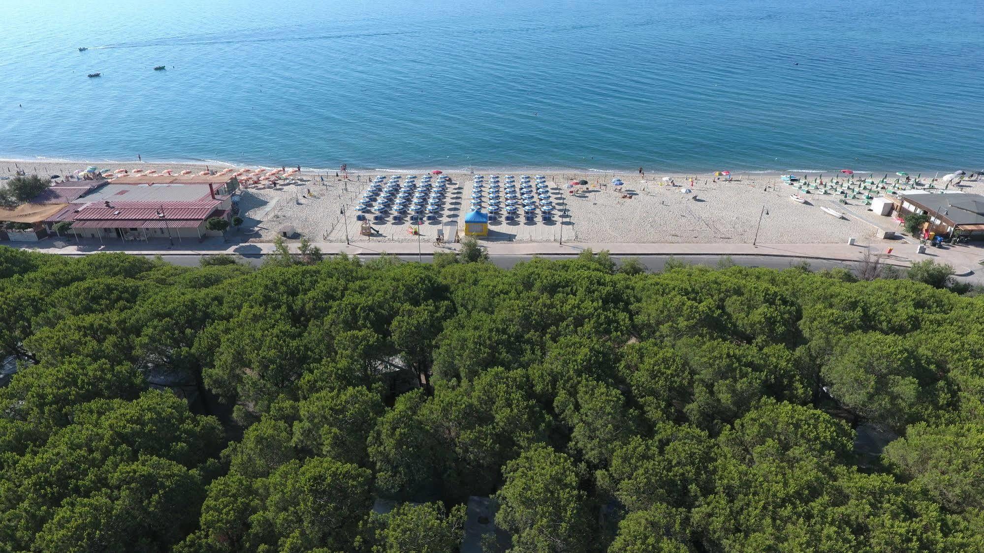 Villaggio Camping Lungomare Cropani Exterior photo